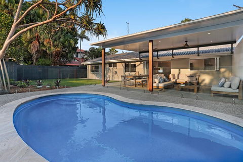 Walk To Hastings Street, Noosa Sound - Accommodation Bookings 0