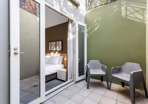 Walk To The MCG, The Tan, Botanic Gardens & Train - Accommodation Bookings 2