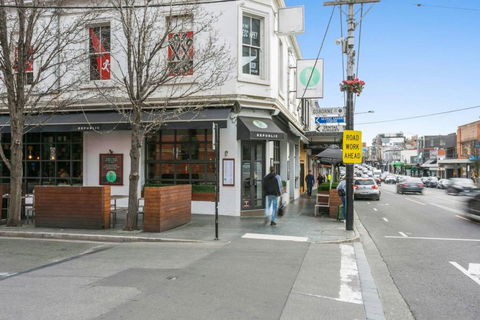 Walk To The MCG, The Tan, Botanic Gardens & Train - Accommodation Bookings 3