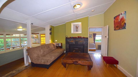 Waragil Cottage - Original Settler's Home - Accommodation Bookings 3