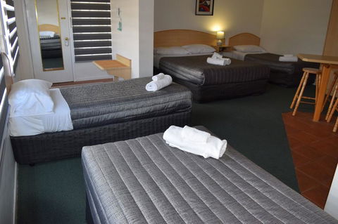 Warwick Vines Motel - Accommodation Bookings 1