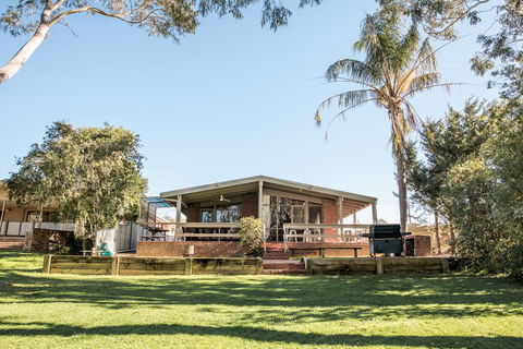 Water's Edge Bundalong - Accommodation Bookings 1