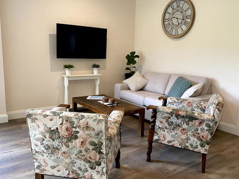 Waterfall Unit Farm Stay - Accommodation Bookings 3