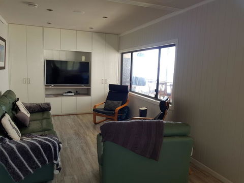 Waterfront 2 Bed Luxury Apartment In Corlette, Port Stephens - Sleeps 4 - Accommodation Bookings 2