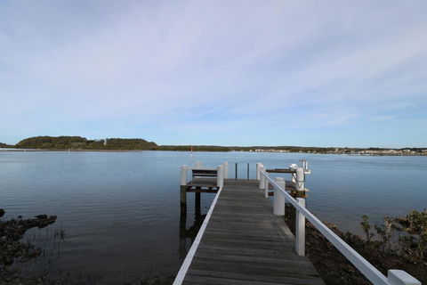 Waterfront Cottages - Accommodation Bookings 3
