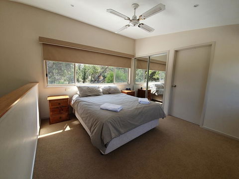 Waterfront Retreat At Wattle Point - Accommodation Bookings 3