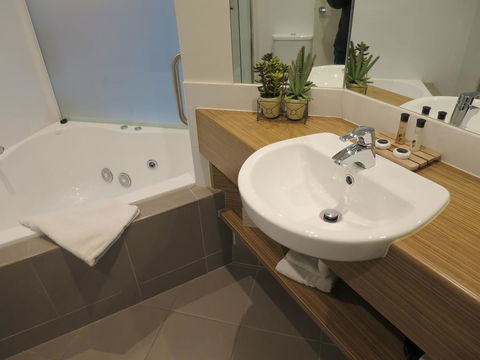 Waterfront@Waves - Accommodation Bookings 1