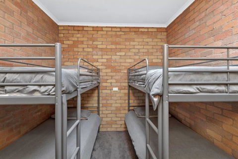 The Perfect Zone- SLEEPS 12 - Accommodation Bookings 11