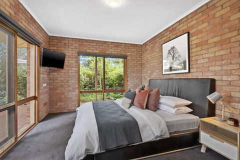 The Perfect Zone- SLEEPS 12 - Accommodation Bookings 16
