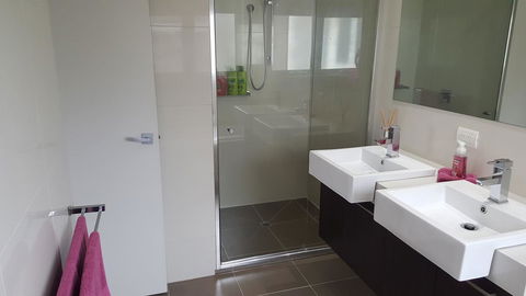 Central To Cowes - Accommodation Bookings 11