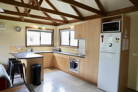 Red Ceder Cottage - Great Ocean Road - Port Campbell - Accommodation Bookings 11