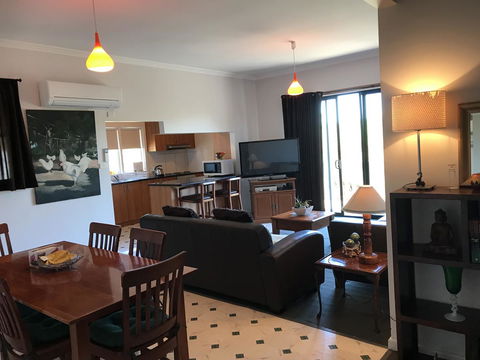 Hillâ€™s Creek Holiday Home - Accommodation Bookings 8