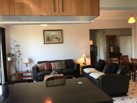 Hillâ€™s Creek Holiday Home - Accommodation Bookings 0