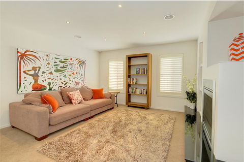 Newington Lakehouse - Accommodation Bookings 16