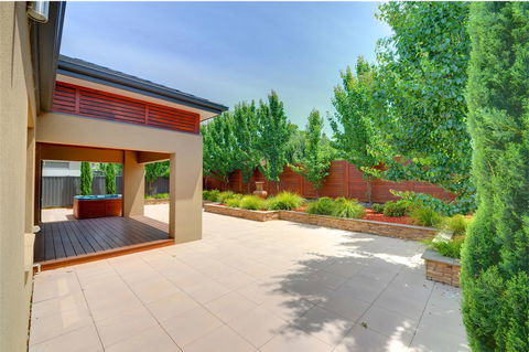 Newington Lakehouse - Accommodation Bookings 11