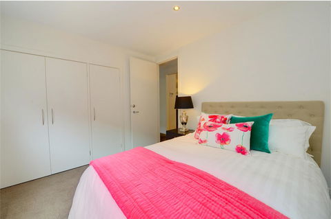 Newington Lakehouse - Accommodation Bookings 12