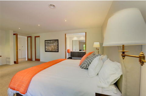 Newington Lakehouse - Accommodation Bookings 4