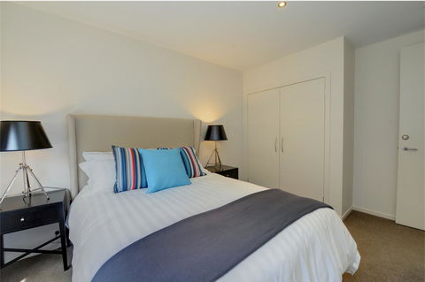 Newington Lakehouse - Accommodation Bookings 1