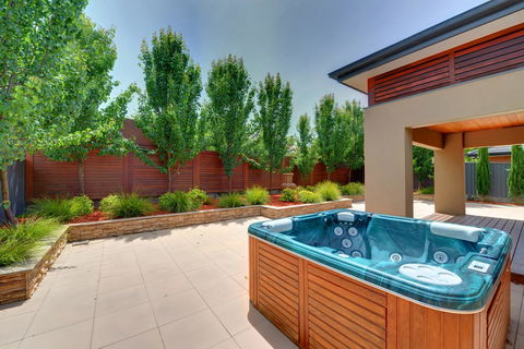 Newington Lakehouse - Accommodation Bookings 19