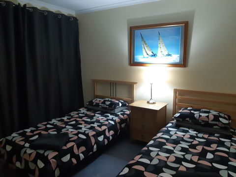 Elevated Holiday House Overlooks Tranquil Wetlands - Accommodation Bookings 8