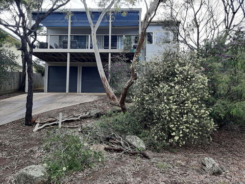 Elevated Holiday House Overlooks Tranquil Wetlands - Accommodation Bookings 0