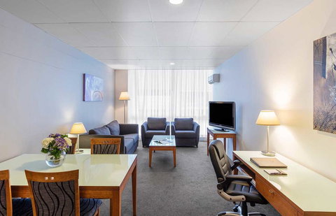 Park Regis Griffin Suites - Accommodation Bookings 8