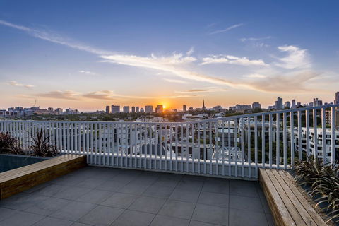 Oaks Melbourne South Yarra Suites - Accommodation Bookings 6