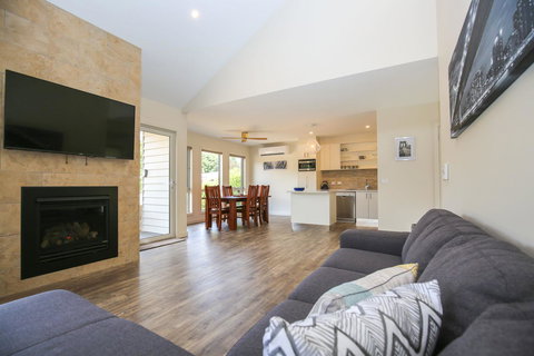 Amber Mist Villa Two - Accommodation Bookings 20