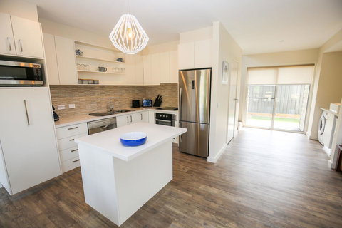 Amber Mist Villa Two - Accommodation Bookings 8