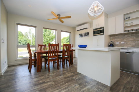 Amber Mist Villa Two - Accommodation Bookings 17