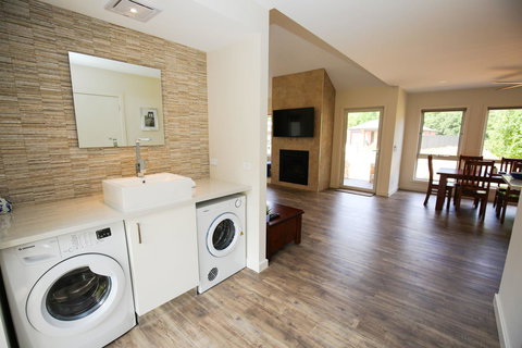 Amber Mist Villa Two - Accommodation Bookings 12