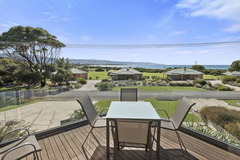 Beach And Reef - Accommodation Bookings 1