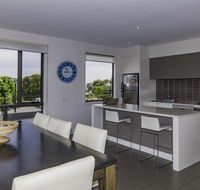 1 Pebble Place