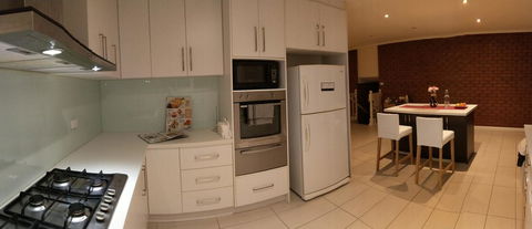 The Gallery Hours - Accommodation Bookings 12