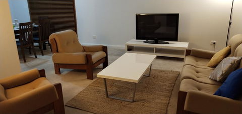 The Gallery Hours - Accommodation Bookings 9