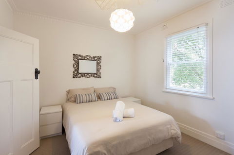 Sorrento Beach House - Perfect Spot And NEW Pool - Accommodation Bookings 10
