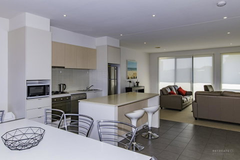 Torquay Golf Retreats - Pool, Beach, Tennis, Golf - Accommodation Bookings 1