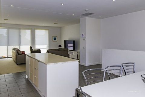Torquay Golf Retreats - Pool, Beach, Tennis, Golf - Accommodation Bookings 3