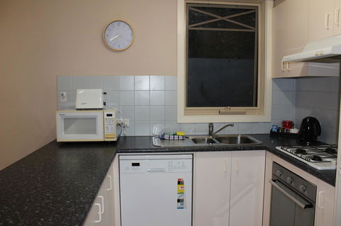 Australian Home Away @ Box Hill 2 Bedroom - Accommodation Bookings 8