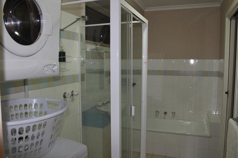 Australian Home Away @ Box Hill 2 Bedroom - Accommodation Bookings 10