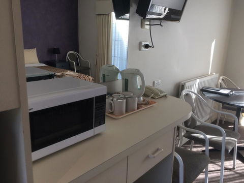 Ambassador Motor Inn - Accommodation Bookings 3