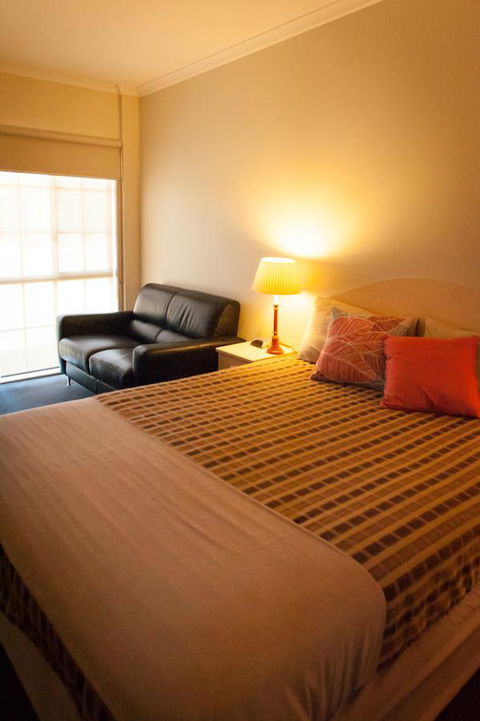 Ambassador Motor Inn - Accommodation Bookings 34