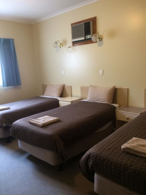 Ambassador Motor Inn - Accommodation Bookings 25
