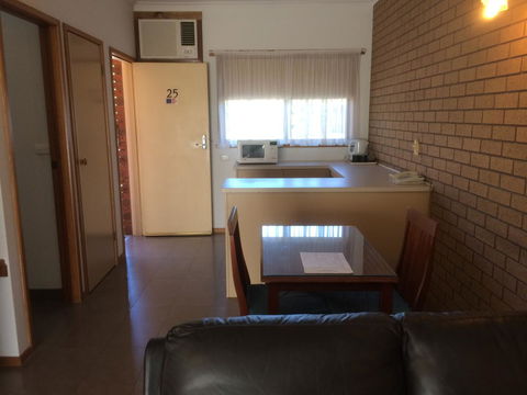 Ambassador Motor Inn - Accommodation Bookings 16