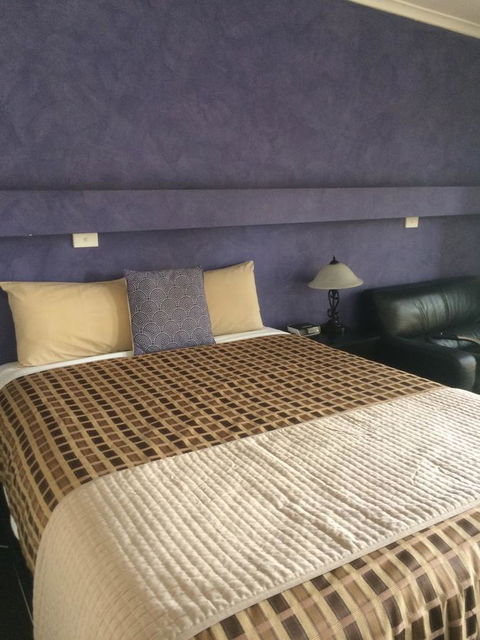 Ambassador Motor Inn - Accommodation Bookings 30