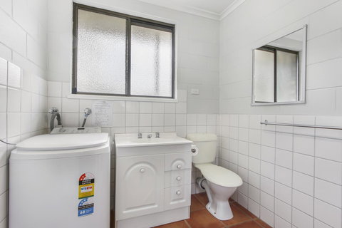 Hybiscus Waterfront Apartments - Accommodation Bookings 30