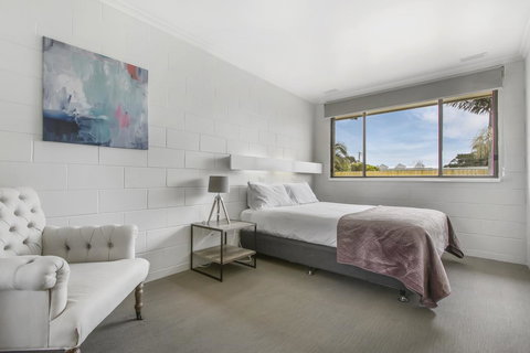 Hybiscus Waterfront Apartments - Accommodation Bookings 31
