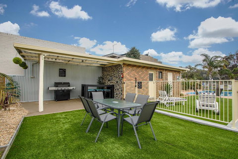 Hybiscus Waterfront Apartments - Accommodation Bookings 35