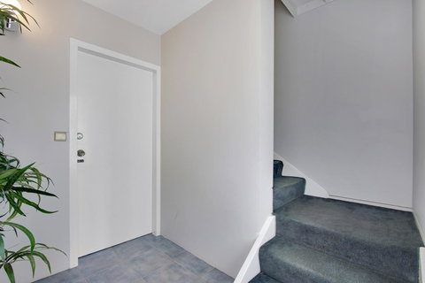 Hybiscus Waterfront Apartments - Accommodation Bookings 1