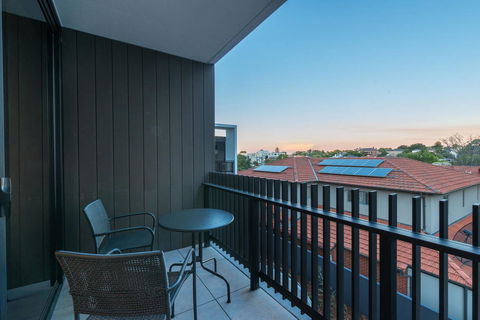Astrina 2 Bed 2 Bath Apartment - Accommodation Bookings 11